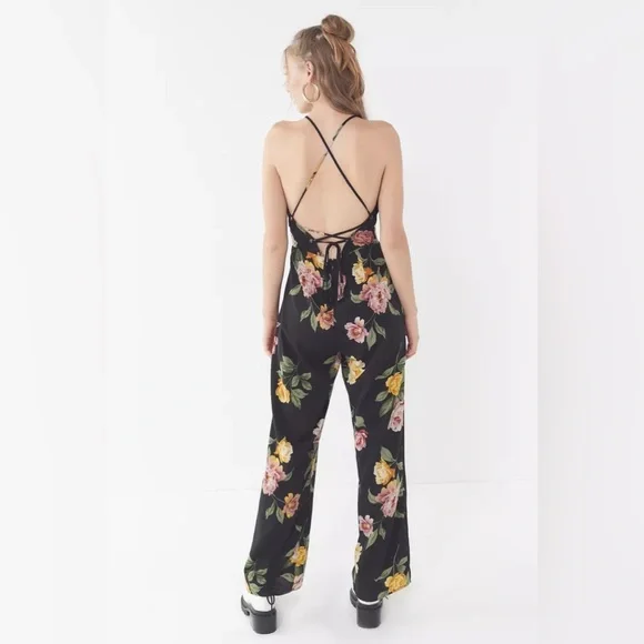 Urban Outfitters Floral Strappy Halter Jumpsuit - Picture 2 of 10